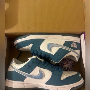 one block NIKE SB DUNKS